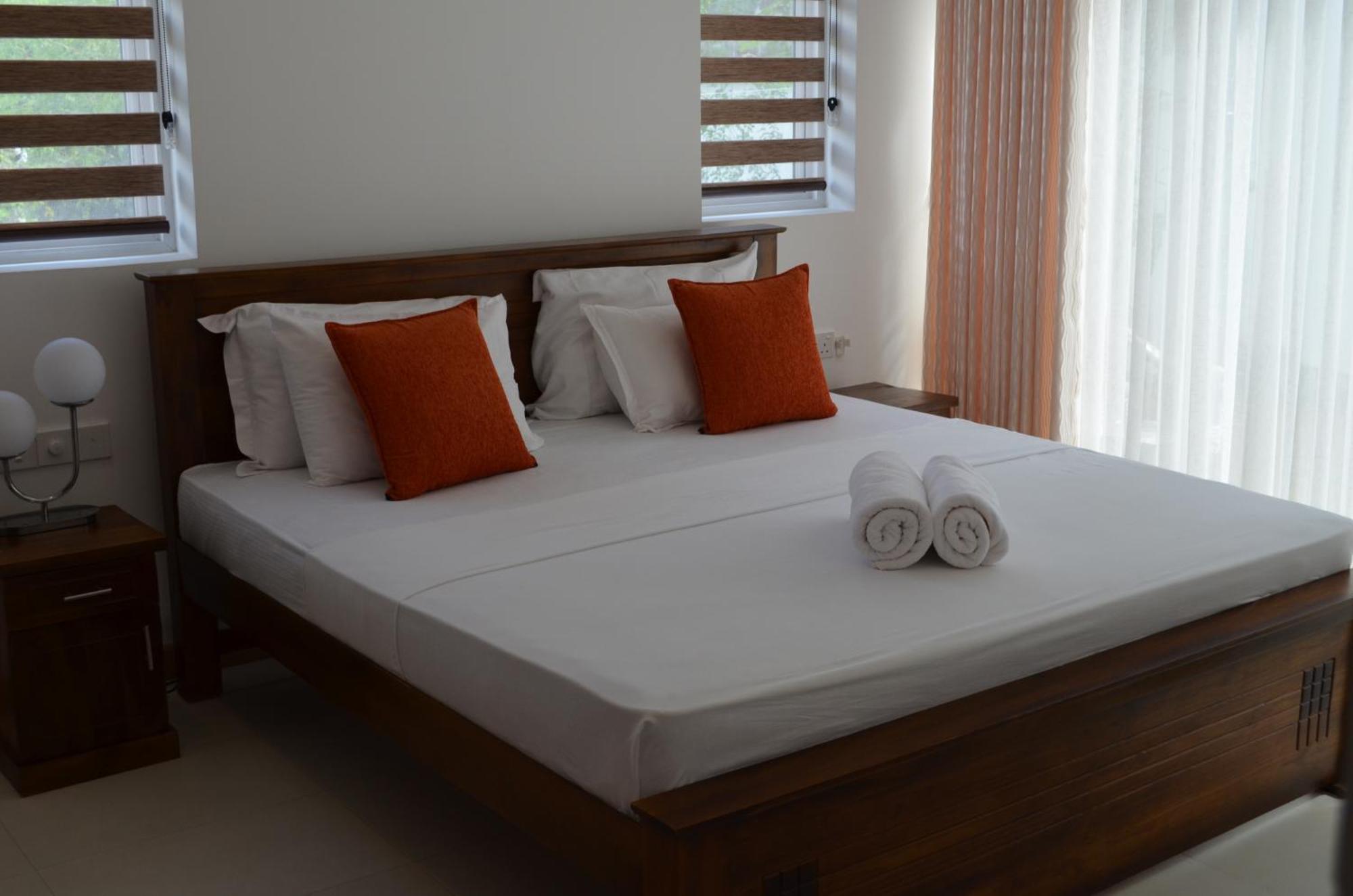Silina Airport Transit Hotel & Residence 카투나야크 외부 사진