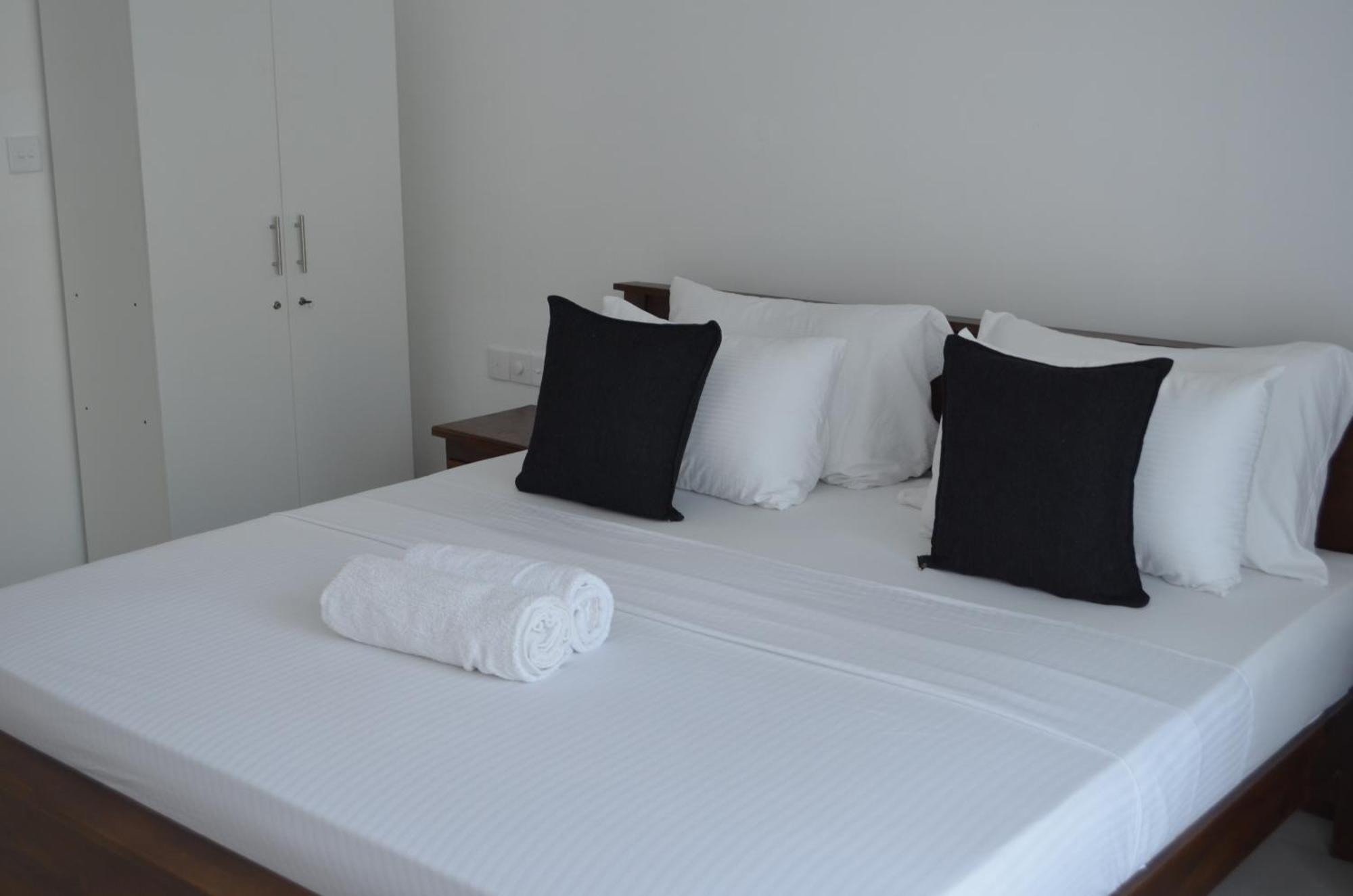 Silina Airport Transit Hotel & Residence 카투나야크 외부 사진
