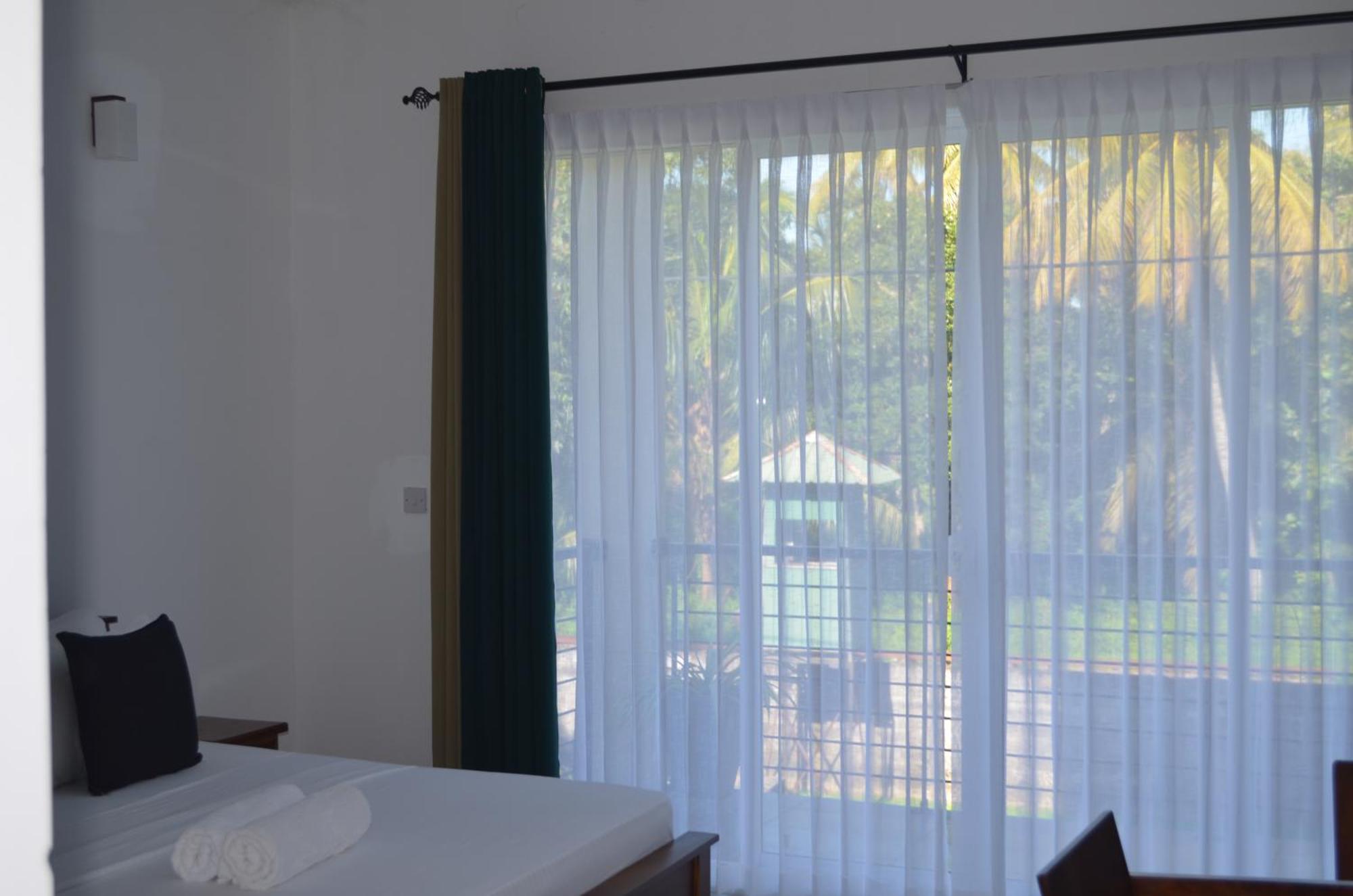 Silina Airport Transit Hotel & Residence 카투나야크 외부 사진