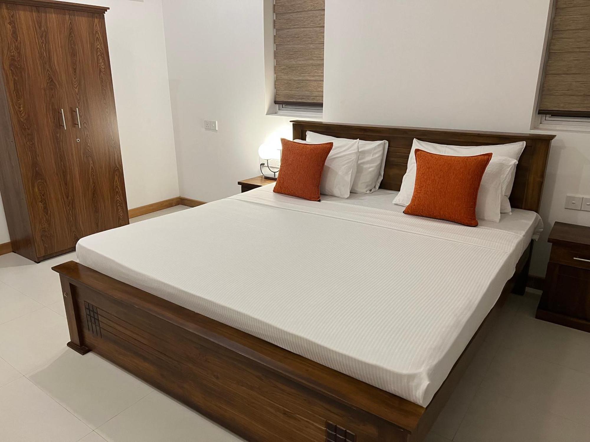 Silina Airport Transit Hotel & Residence 카투나야크 외부 사진
