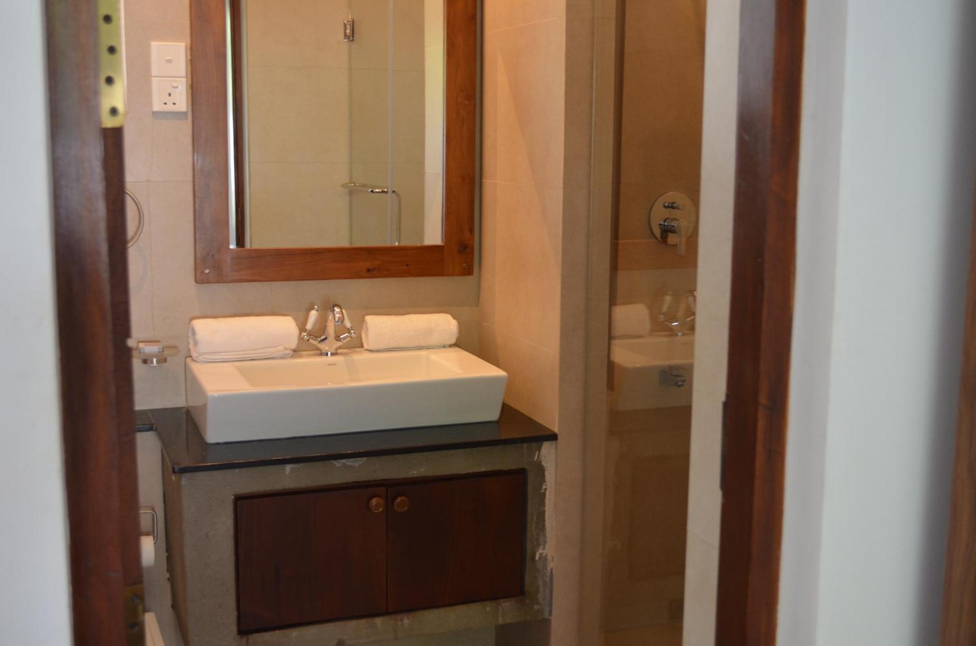 Silina Airport Transit Hotel & Residence 카투나야크 외부 사진