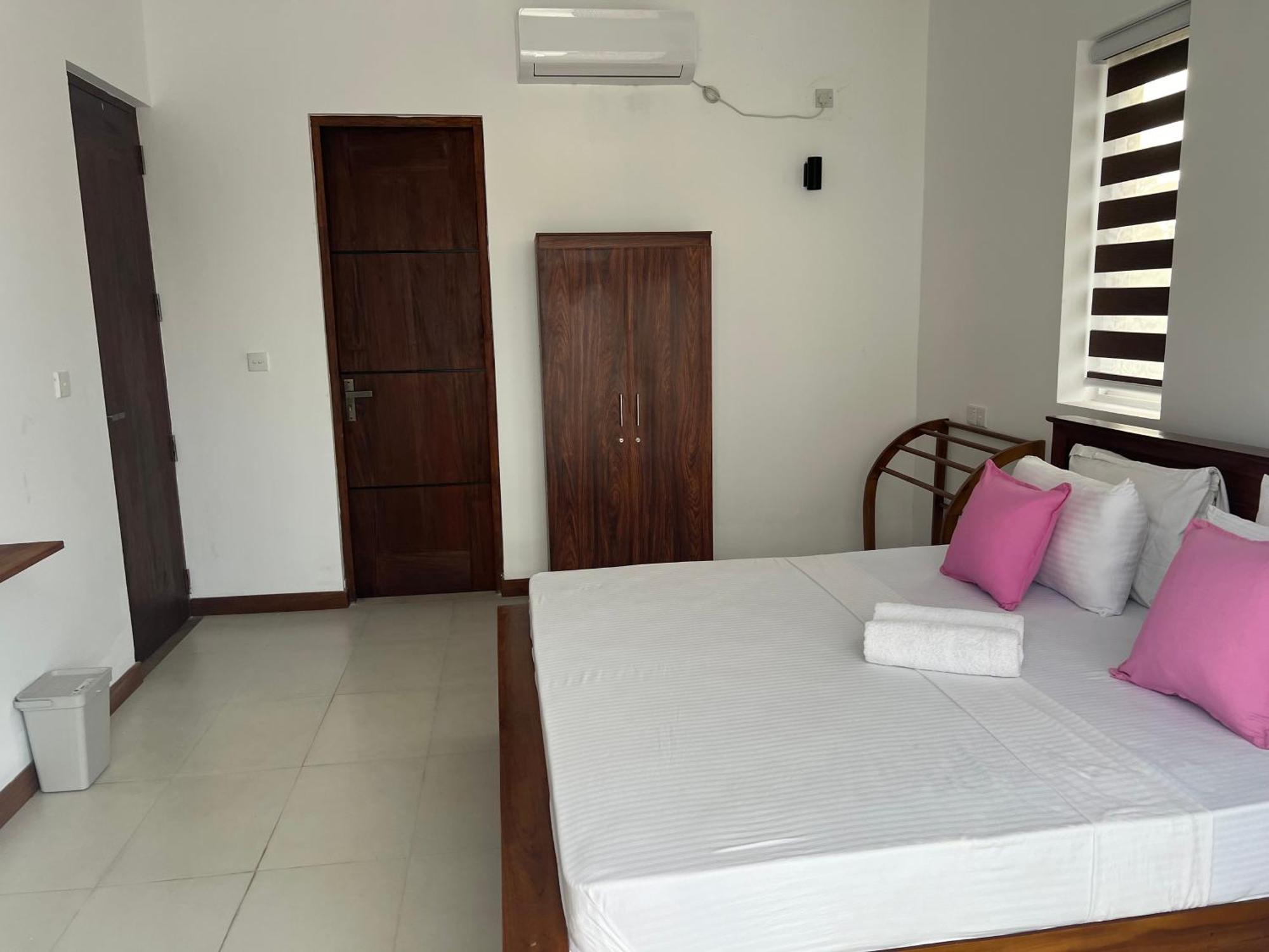 Silina Airport Transit Hotel & Residence 카투나야크 외부 사진